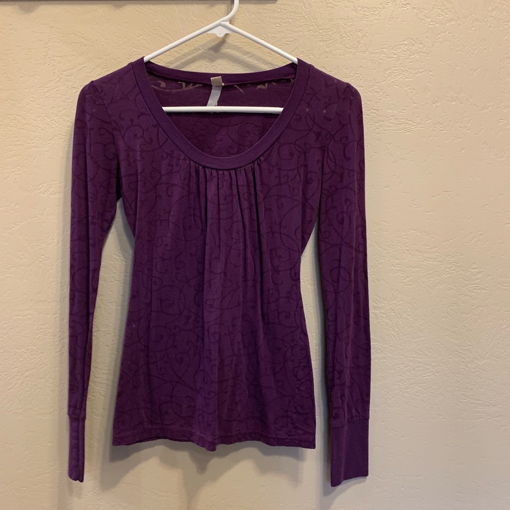 Long sleeve burnout